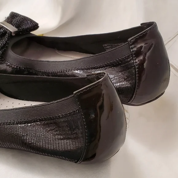 Shoes size 9.5 - Picture 6 of 11